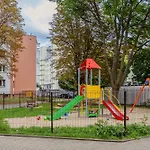 Lägenhet Spacious Air-conditioned With Balcony Close To Pge Narodowy By Renters *
