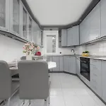 Spacious Air-conditioned With Balcony Close To Pge Narodowy By Renters Lägenhet