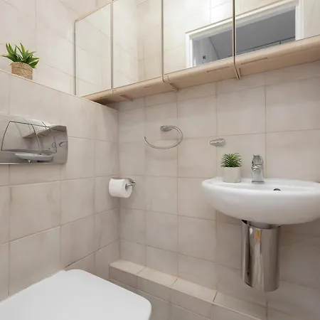 شقة Spacious Air-conditioned With Balcony Close To Pge Narodowy By Renters