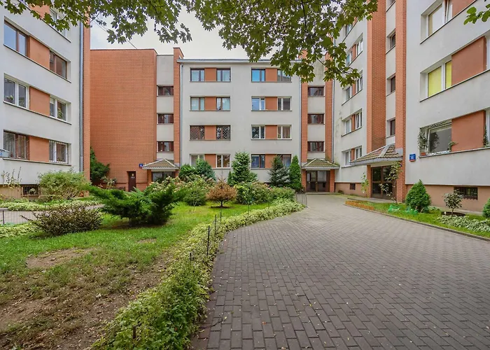 Spacious Air-conditioned With Balcony Close To Pge Narodowy By Renters *