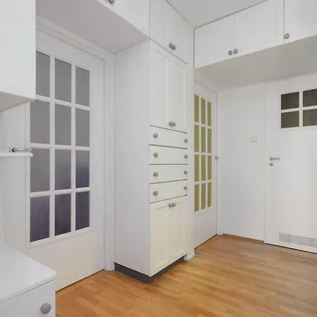 Apartmán Spacious Air-conditioned With Balcony Close To Pge Narodowy By Renters Varšava