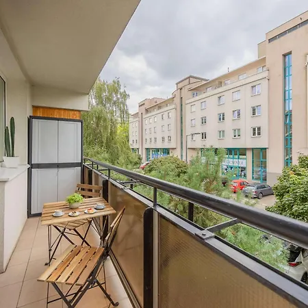 Apartmán Spacious Air-conditioned With Balcony Close To Pge Narodowy By Renters Varšava